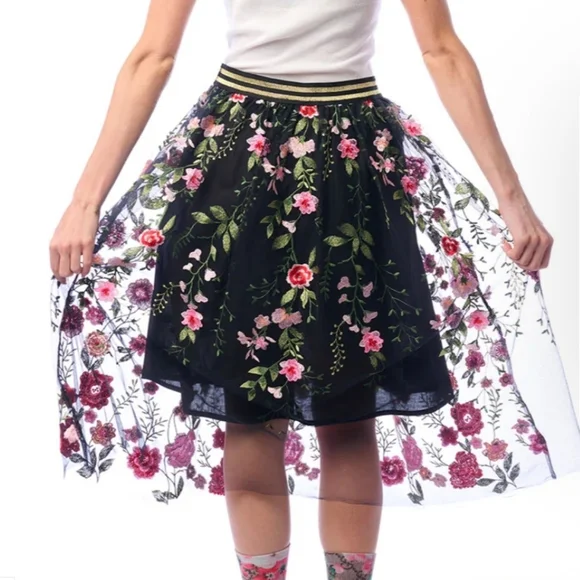 NWT Aratta Dark Rose Embroidered Skirt. Medium - Picture 3 of 14